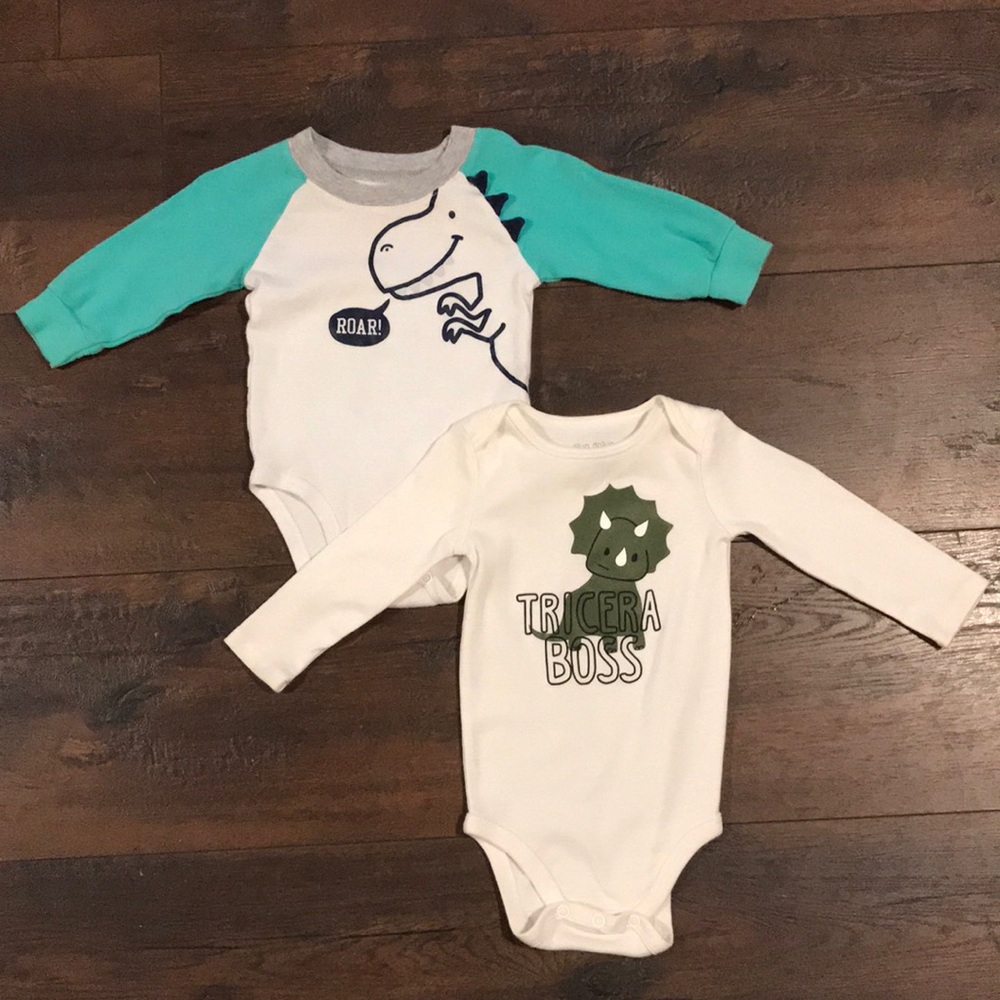 🦕 NWOT long sleeve dino onesies 🦖